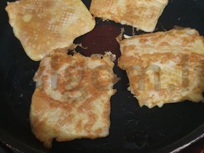 Patingėti čeburekai ant vaflių lakštų Žingsnis 4