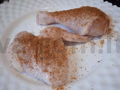 Vištiena prieskoniuose, kepta su karibų daržovių mišiniu Žingsnis 2