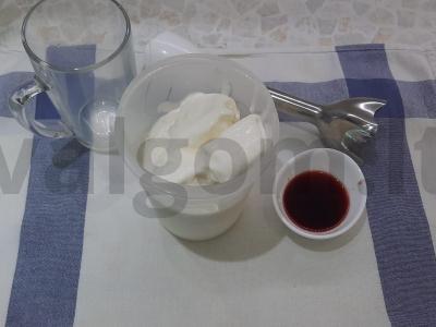 Pieno kokteilis su ledais Žingsnis 2