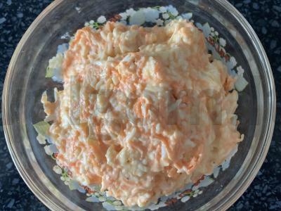 Morkų užtepas ant duonos pagrindine nuotrauka