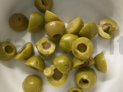 Salotos su riebia žuvimi, daržovėmis ir alyvuogėmis Žingsnis 2