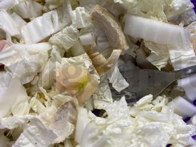 Salotos su riebia žuvimi, daržovėmis ir alyvuogėmis Žingsnis 3