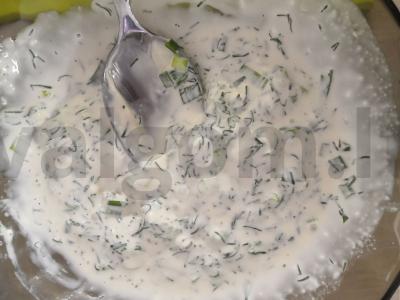 Lengvas ridikėlių salotas su varškės-grietinėlės padažu Žingsnis 5