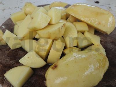 Žalias sriuba iš kiaulienos šonkaulių ir dilgėlių katile Žingsnis 2