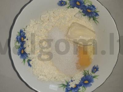 Švelni varškės apkepas su sultingais ananasais Žingsnis 1