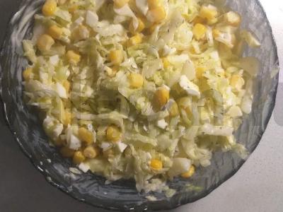 Salotas „Sėmmanuėlė“ su kopūstais ir kukurūzais Žingsnis 4