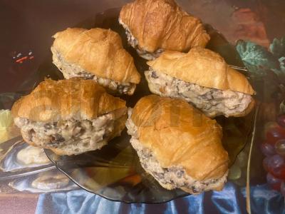 Kruasanai su vištienos ir grybų įdaru pagrindine nuotrauka