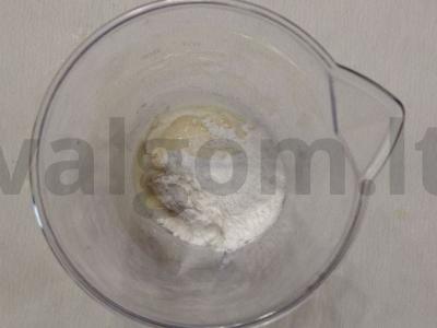 Raudonojo aksomo sausainiai su soda Žingsnis 4