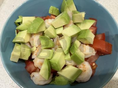 Avokadų ir krevečių salotos Žingsnis 4