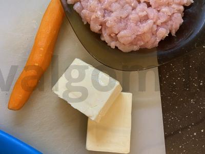 Vištienos kotletai su morkomis Žingsnis 1