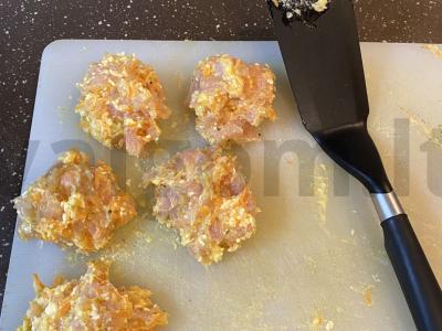 Vištienos kotletai su morkomis Žingsnis 2