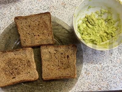 Avokado ir kiaušinio tostai Žingsnis 2