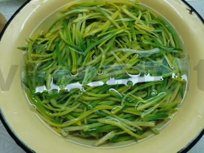 Marinuota česnakų laiškų Žingsnis 3