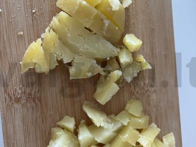 Olivje su marinuotu agurku Žingsnis 1