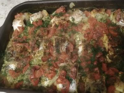 Žuvis daržovėse pagrindine nuotrauka