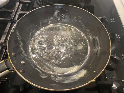 Auksaspalvis keptas pyragas su sūrio įdaru Žingsnis 10