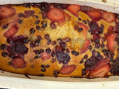 Vegetariškas uogų pyragas su spanguolėmis, juodaisiais serbentais, braškėmis ir graikiniais riešutais Žingsnis 4