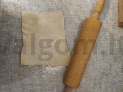 Studentų pica ant keptuvės Žingsnis 1