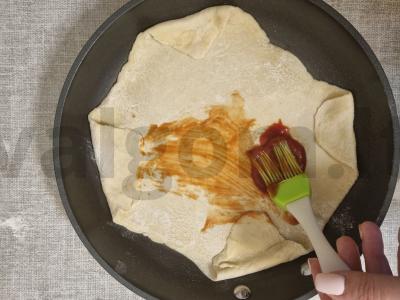 Studentų pica ant keptuvės Žingsnis 4