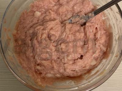 Vaikiški kotletai garuose Žingsnis 2