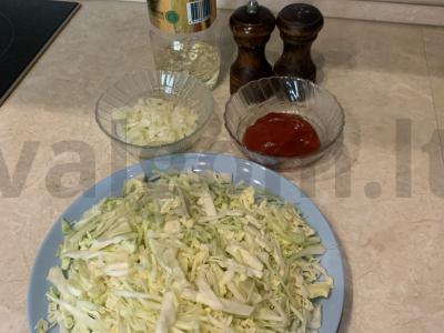 Kopūstai troškinti mažai kaloringi Žingsnis 1