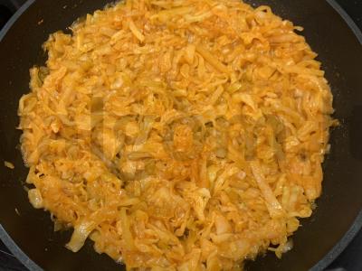 Kopūstai troškinti mažai kaloringi pagrindine nuotrauka