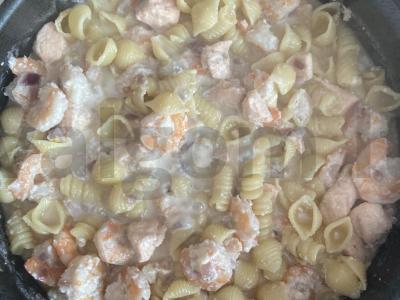 Makaronai su jūros gėrybėmis grietinėlės padaže Žingsnis 6