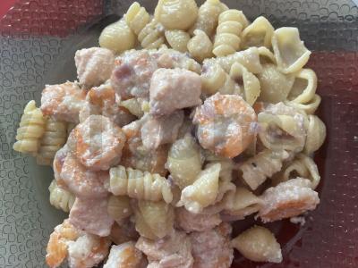 Makaronai su jūros gėrybėmis grietinėlės padaže Žingsnis 8