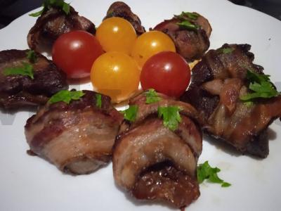 Kiaulienos kepenų užkandis su bekonu pagrindine nuotrauka