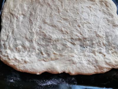 Pica su marinuotais agurkais ir dešra Žingsnis 5