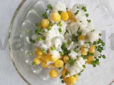 Salotas „Azijietiškas šokis“ su špinatais ir česnako stiebais Žingsnis 3