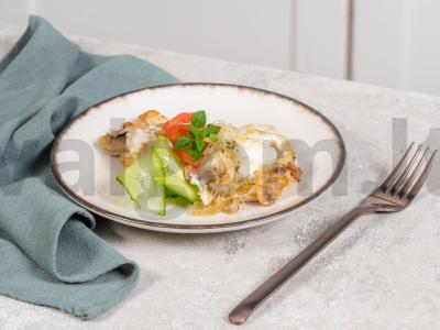 Vištiena su grybais ir sūriu orkaitėje pagrindine nuotrauka