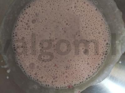 Baltymų purūs keksiukai su uogomis Žingsnis 3