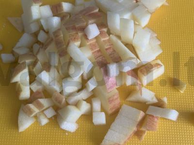 Salotos su obuoliu ir rūkytomis krūtinėlėmis Žingsnis 2