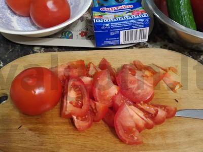 Graikiškas salotas su alyvuogėmis ir čili pipirais Žingsnis 3