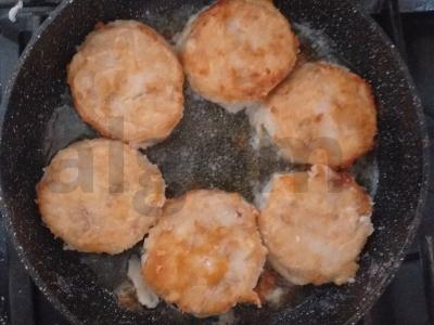 Menkių medalionai miltų apvalkale Žingsnis 3