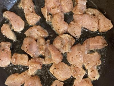 Vištiena su tkhemali padažu Žingsnis 4