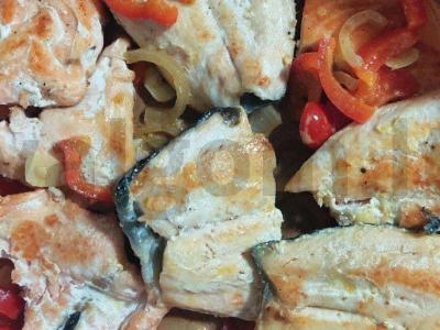 Namų lašišos filė, troškinta su daržovėmis kokosų piene Žingsnis 1