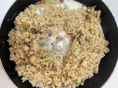 Grietininė perlinių kruopų košė su grybais Žingsnis 2