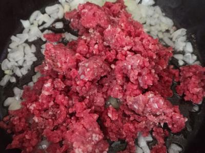 „Krašteliai“ pomidorų-grietinės padaže Žingsnis 2