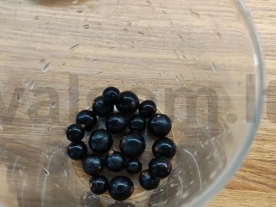 Pieno kokteilis su serbentais ir vyšnių sultimis Žingsnis 2