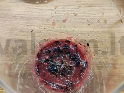 Pieno kokteilis su serbentais ir vyšnių sultimis Žingsnis 3