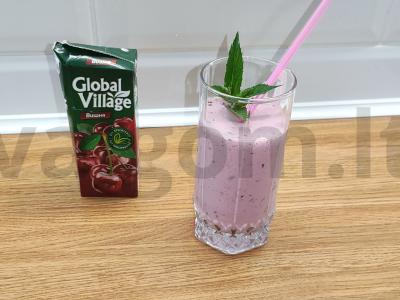 Pieno kokteilis su serbentais ir vyšnių sultimis pagrindine nuotrauka