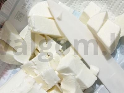 Pavasarinė salotų su feta ir balzaminiu padažu Žingsnis 3