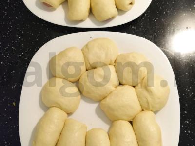 Kepti pyragėliai su dešrelėmis Žingsnis 1