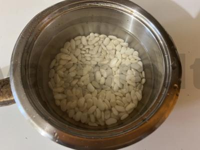 Pyragas iš baltųjų virtų pupelių su džiovintais pomidorais Žingsnis 2