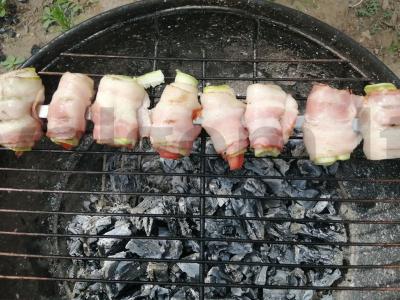 Bakonų ir cukinijų ritinėliai Žingsnis 7