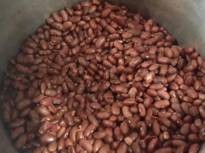 Puikus troškintas mėsa su pupelėmis ir grybais Žingsnis 1