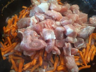 Puikus troškintas mėsa su pupelėmis ir grybais Žingsnis 3