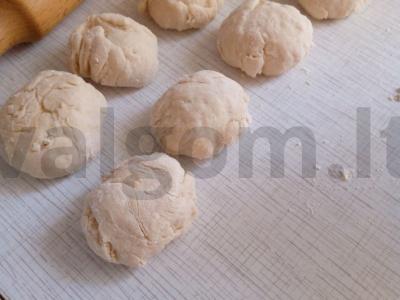 Kepti dešrelės tešloje Žingsnis 1